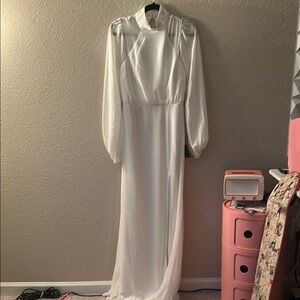 Elegant White Long Sleeve Dress